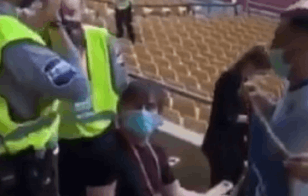 SKANDAL NA UTAKMICI ŠPANIJE I TAKOZVANOG KOSOVA: Uneli ZASTAVU nepriznate države na STADION! (VIDEO) 